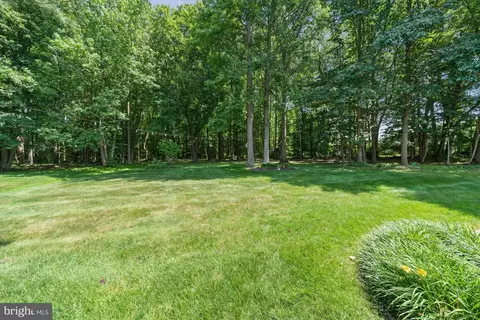 Exterior - 27 Stoddard Dr, Newark, DE 19702 photo 6 of 9
