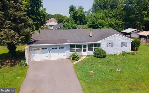 311 Bayard St, Delaware City, DE 19706