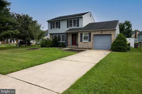 6 Fern Ct, Newark, DE 19702