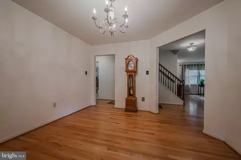 Entry Way - 19 E Mill Station Dr, Newark, DE 19711 photo 9 of 10