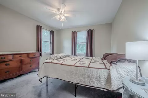 Bedroom - 19 E Mill Station Dr, Newark, DE 19711 photo 4 of 8