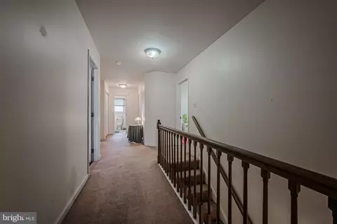 Entry Way - 19 E Mill Station Dr, Newark, DE 19711 photo 7 of 10