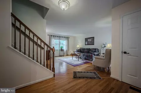 Entry Way - 19 E Mill Station Dr, Newark, DE 19711 photo 2 of 10