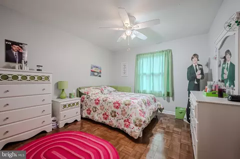 Bedroom - 19 E Mill Station Dr, Newark, DE 19711 photo 6 of 8