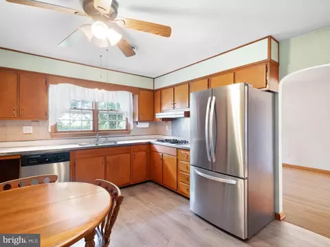Kitchen - 556 Boyds Corner Rd, Middletown, DE 19709 photo 2 of 3