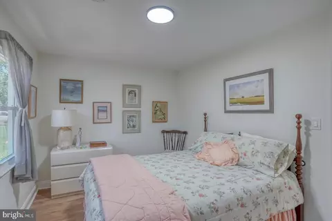 Bedroom - 59 E Shady Dr, Newark, DE 19713 photo 3 of 6