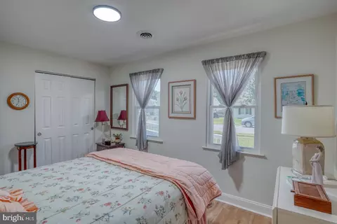 Bedroom - 59 E Shady Dr, Newark, DE 19713 photo 1 of 6