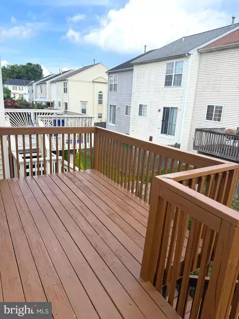 Exterior - 19 Spring Dr, Newark, DE 19702 photo 3 of 5