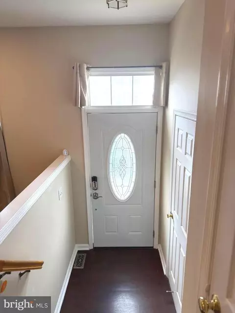 Entry Way - 19 Spring Dr, Newark, DE 19702 photo 1 of 9