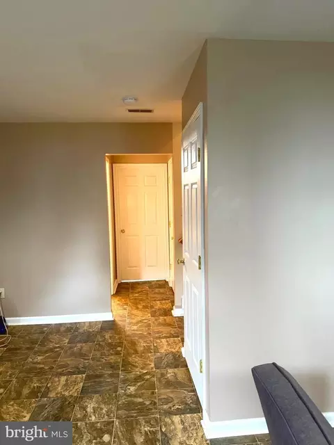 Entry Way - 19 Spring Dr, Newark, DE 19702 photo 6 of 9