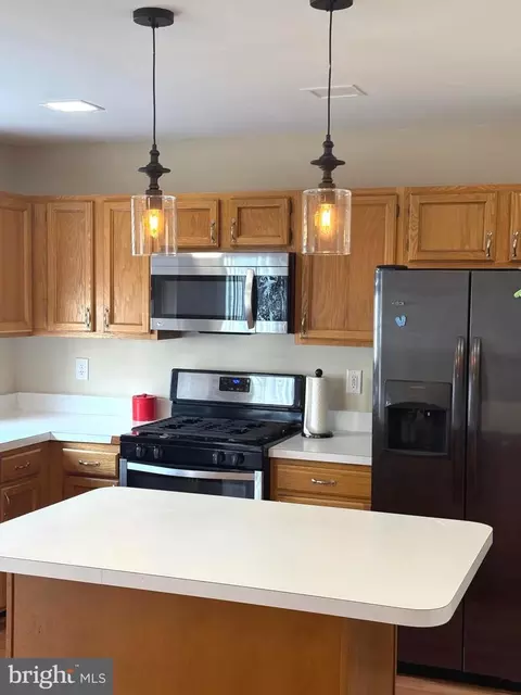 Kitchen - 19 Spring Dr, Newark, DE 19702 photo 4 of 5