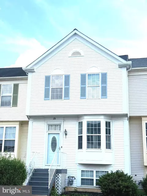 Exterior - 19 Spring Dr, Newark, DE 19702 photo 1 of 5
