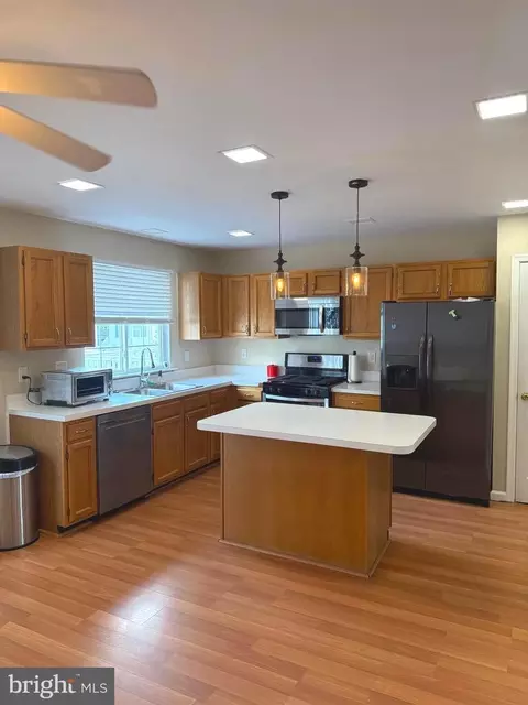 Kitchen - 19 Spring Dr, Newark, DE 19702 photo 3 of 5