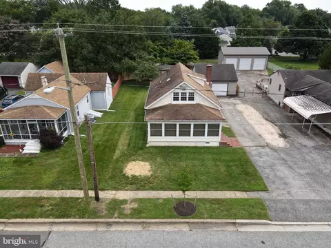 513 Clinton St, Delaware City, DE 19706