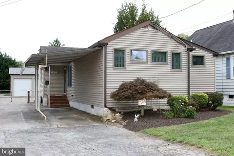 515 Clinton St, Delaware City, DE 19706