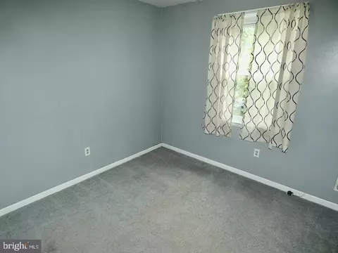 Bedroom - 23 Upland Ct, Newark, DE 19713 photo 8 of 10