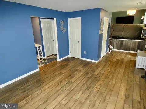Entry Way - 23 Upland Ct, Newark, DE 19713 photo 5 of 7