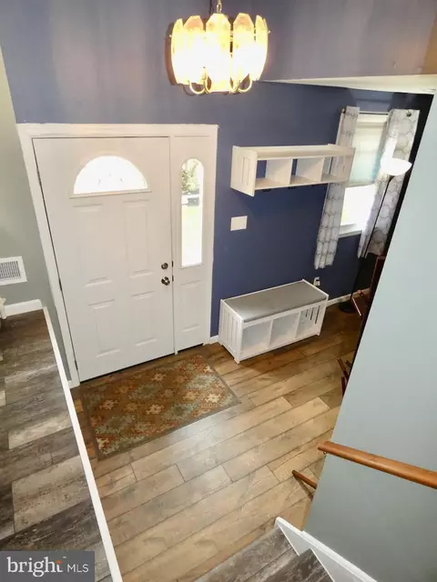 Entry Way - 23 Upland Ct, Newark, DE 19713 photo 1 of 7