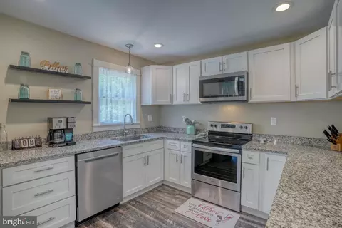 Kitchen - 646 Commerce St, Townsend, DE 19734 photo 1 of 3