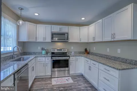 Kitchen - 646 Commerce St, Townsend, DE 19734 photo 2 of 3