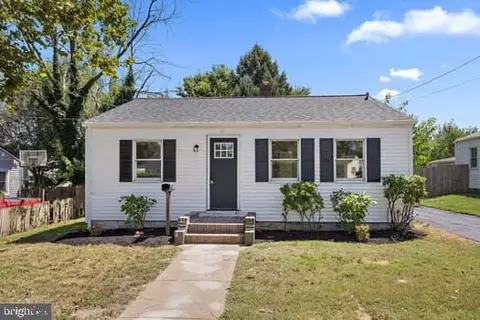 16 Hillview Ave, New Castle, DE 19720