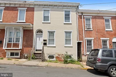 821 W Seventh St, Wilmington, DE 19801