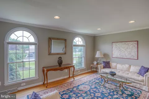 Living - 140 Honora Dr, Bear, DE 19701 photo 1 of 4