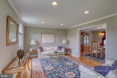 Living - 140 Honora Dr, Bear, DE 19701 photo 2 of 4