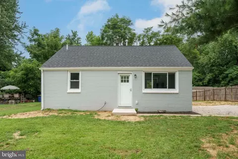 38 Buttonwood Ave, New Castle, DE 19720