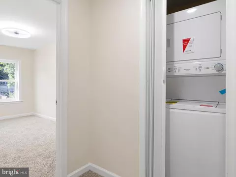 Entry Way - 1004 Wright St, Wilmington, DE 19805 photo 5 of 6