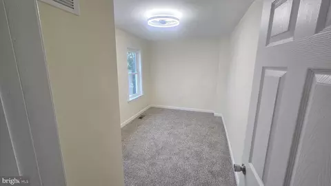 Entry Way - 1004 Wright St, Wilmington, DE 19805 photo 4 of 6