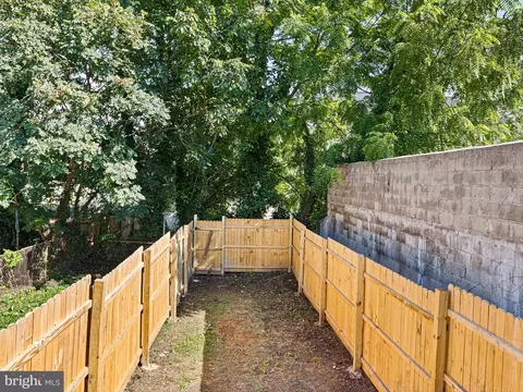 Exterior - 1004 Wright St, Wilmington, DE 19805 photo 1 of 3