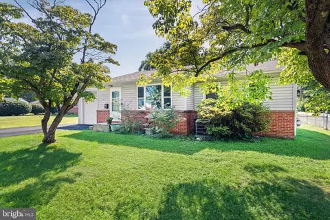 4 Flora Cir, Newark, DE 19711 photo 2