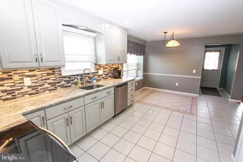 Kitchen - 18 Regal Ct, Bear, DE 19701 photo 3 of 4