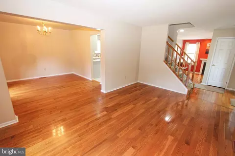 Living - 18 Regal Ct, Bear, DE 19701 photo 6 of 9