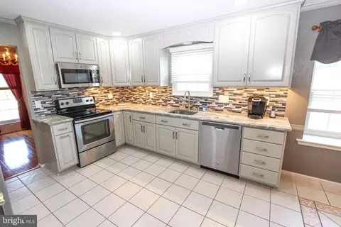 Kitchen - 18 Regal Ct, Bear, DE 19701 photo 2 of 4