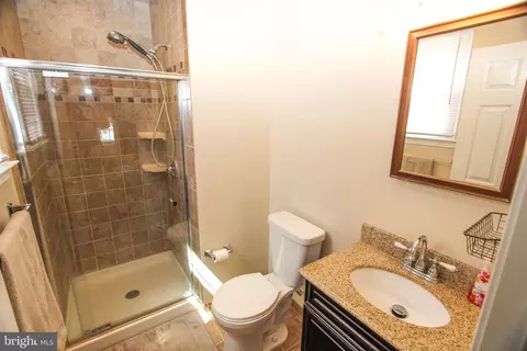 Bath - 18 Regal Ct, Bear, DE 19701 photo 2 of 3