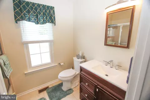 Bath - 18 Regal Ct, Bear, DE 19701 photo 3 of 3