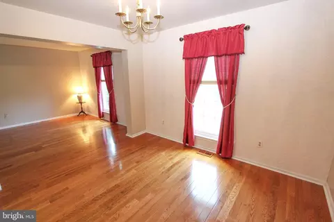 Living - 18 Regal Ct, Bear, DE 19701 photo 9 of 9