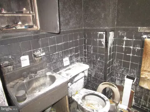 Bath - 539 E 35th St, Wilmington, DE 19802 photo 1 of 2