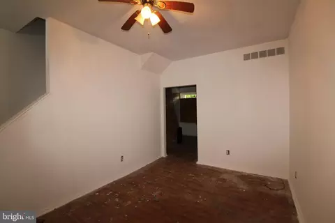 Living - 939 E 17th St, Wilmington, DE 19802 photo 1 of 1