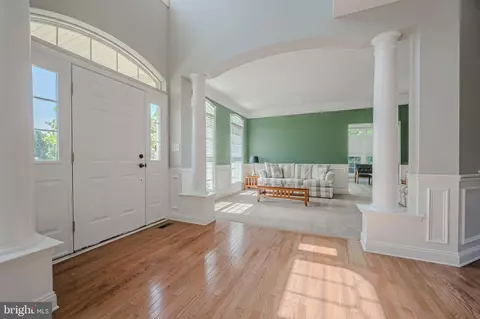 Entry Way - 518 Schooner Ct, Newark, DE 19702 photo 3 of 16