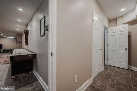 Entry Way - 518 Schooner Ct, Newark, DE 19702 photo 16 of 16