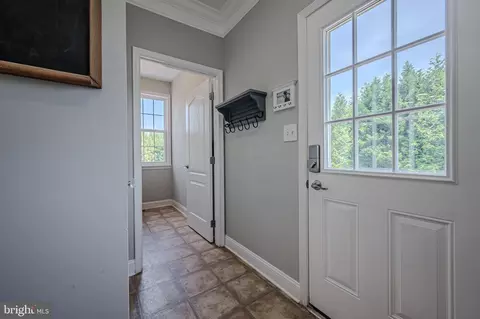 Entry Way - 518 Schooner Ct, Newark, DE 19702 photo 9 of 16