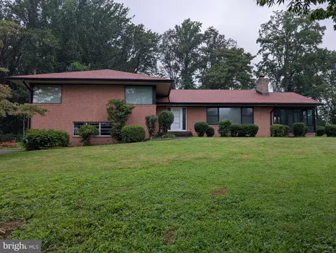 4913 Old Hill Rd, Wilmington, DE 19807