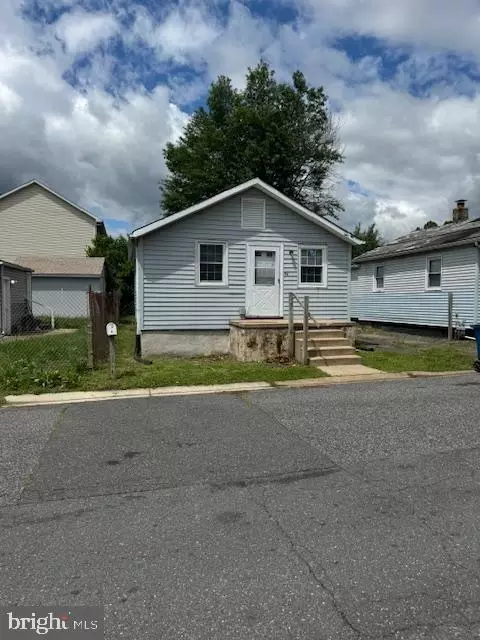 914 E Hazeldell Ave, New Castle, DE 19720