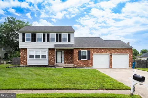 27 Sumac Ct, Newark, DE 19702