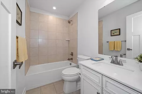 Entry Way - 277 Anglesey Dr, Middletown, DE 19709 photo 4 of 4