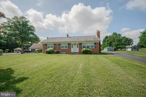 226 Acorn Dr, Middletown, DE 19709