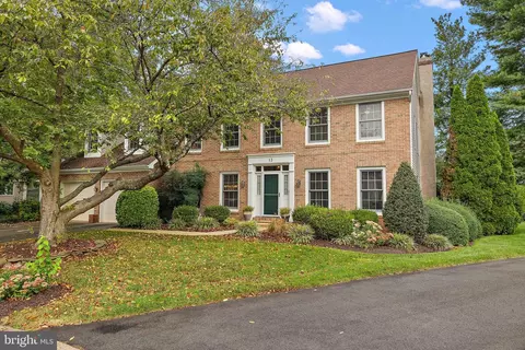 13 Bromley Ct, Wilmington, DE 19810